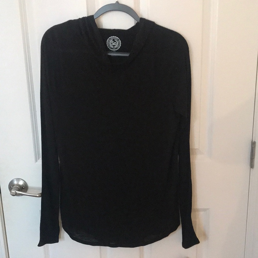 Thin black athleisure  sweater